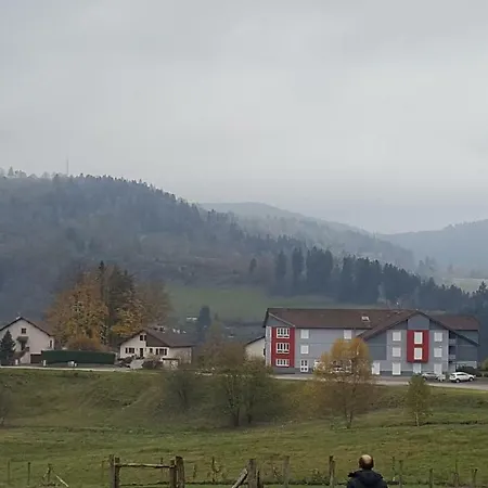 Vallee Des Lacs Apartment *